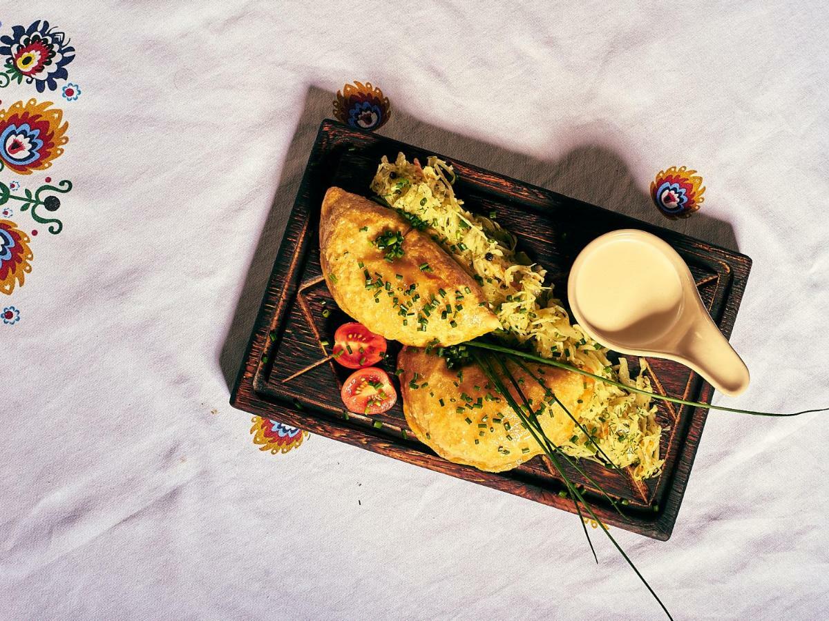 Karczma Brzeziniak Bed & Breakfast ชิสนา ภายนอก รูปภาพ